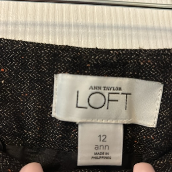 Beautiful brown suit Loft size 12 - Picture 7 of 8